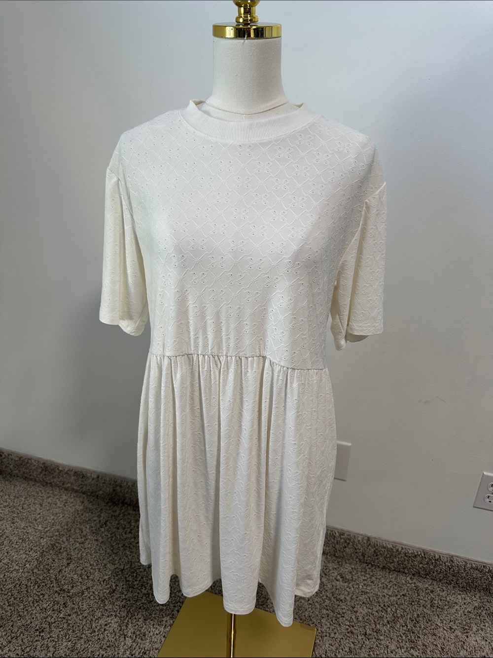 🧁 H&M Oversized Eyelet Dress